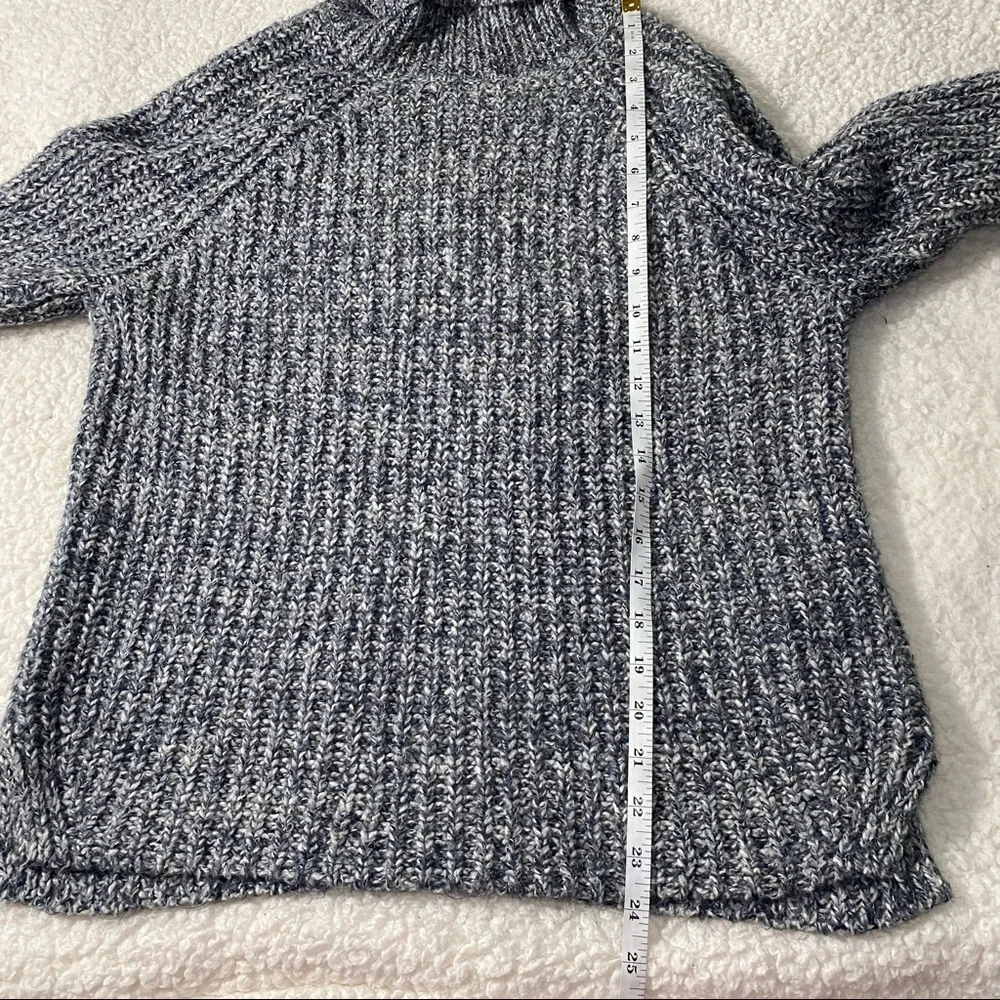 Abercrombie & Fitch Turtleneck Sweater Size Small - Picture 8 of 8